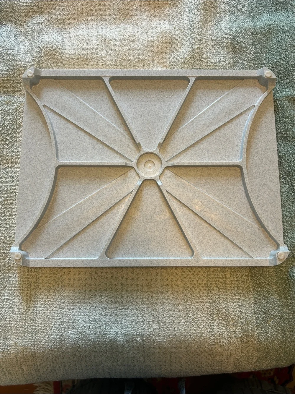 Cutco Cutting Board with feet. New! Sz M